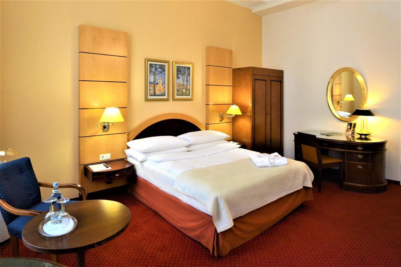 Hotel Am Kochbrunnen Висбаден Екстериор снимка