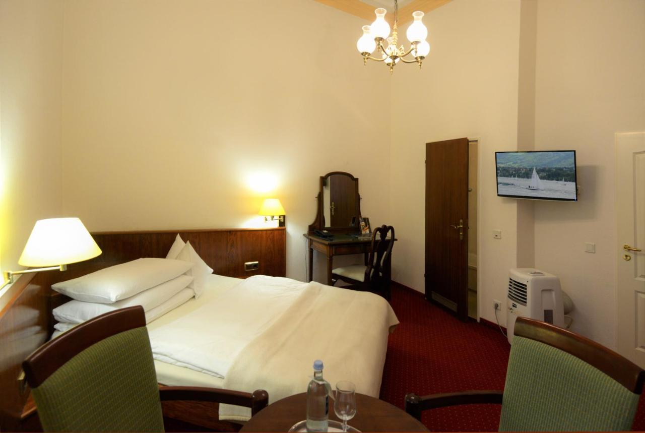 Hotel Am Kochbrunnen Висбаден Екстериор снимка