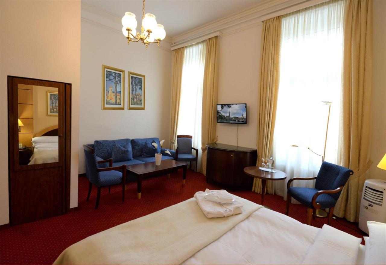 Hotel Am Kochbrunnen Висбаден Екстериор снимка
