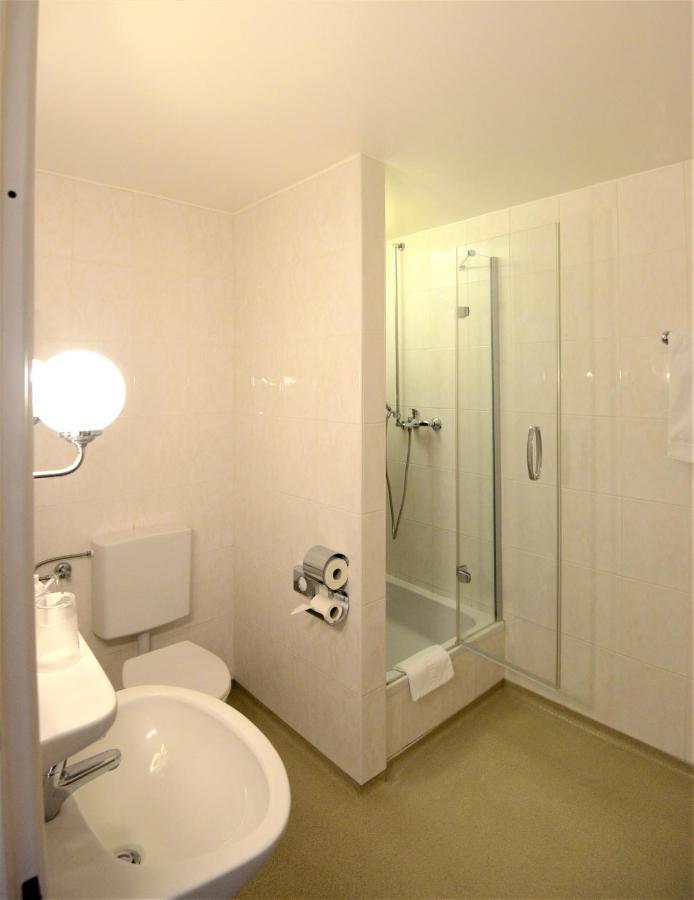 Hotel Am Kochbrunnen Висбаден Екстериор снимка