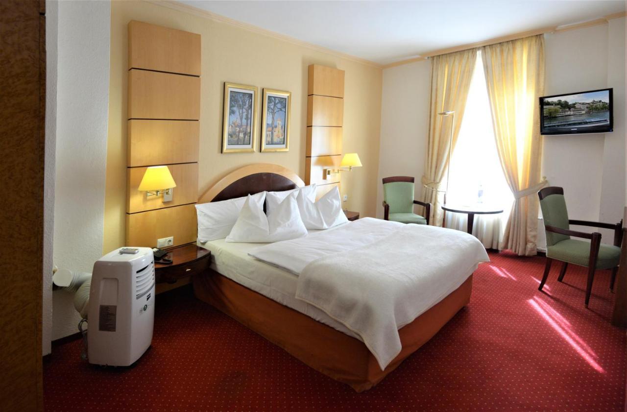 Hotel Am Kochbrunnen Висбаден Екстериор снимка